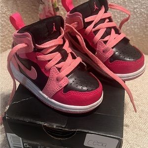 Air Jordan 1 mid